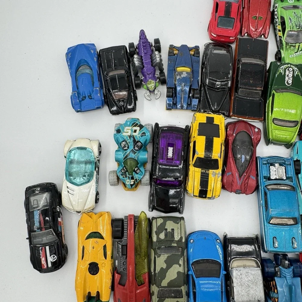 Hot Wheels Diecast Car Lot Of‎ 47 Mattel 2000s 1:64 Mixed Models Toy Cars VTG
